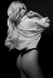 First Time In Town Curvy Latina Escort Remy Tecom - Dubai Passionate Kissing